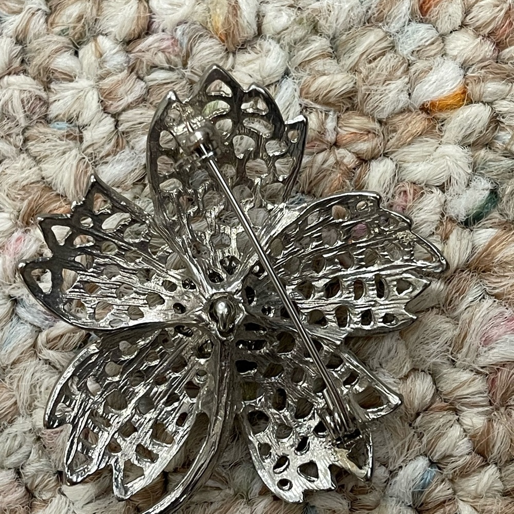 Source Unknown Silver Leaf Brooch With Colorful G… - image 2